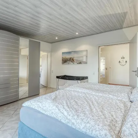 1 Bedroom Stunning Apartment In Neukirchen شقة *
