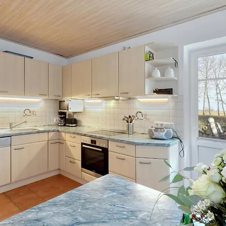 1 Bedroom Stunning In *